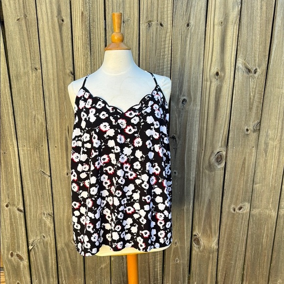 Eloquii scalloped neckline camisole, size 18 - Picture 1 of 5